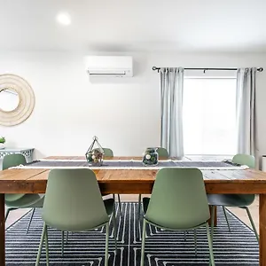  Holiday home Ballard Base - Comfy Modern House In